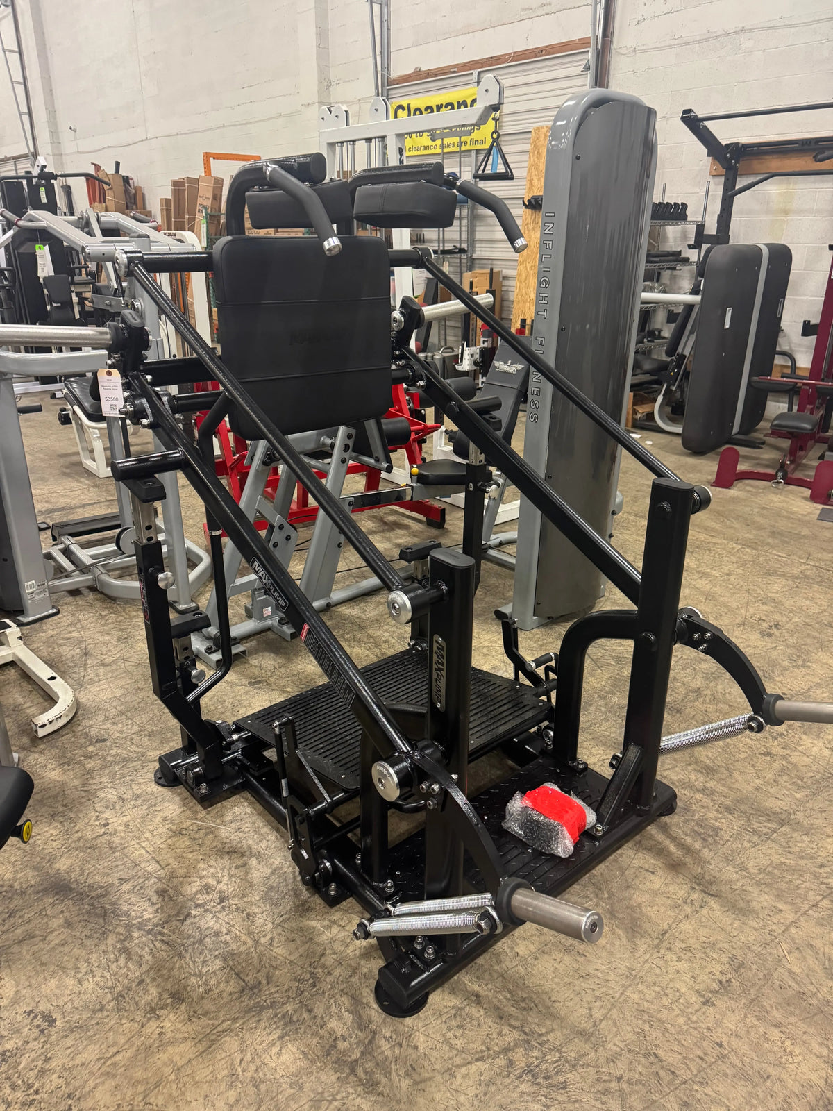 MaxPump A7090 Reverse Squat Leg Machine