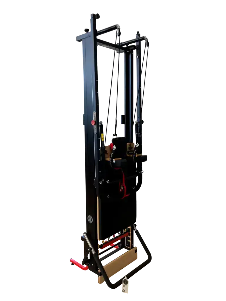 Body & Exercise Reformer Tower Black Edition senkrecht als Wall Unit aufgestellt, Seitenansicht