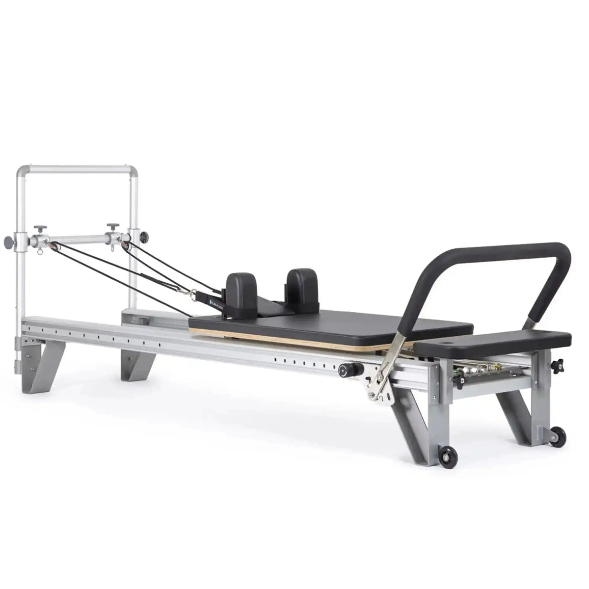 Elina Pilates Mentor Reformer aus Aluminium, Polster in Schwarz, Schrägansicht