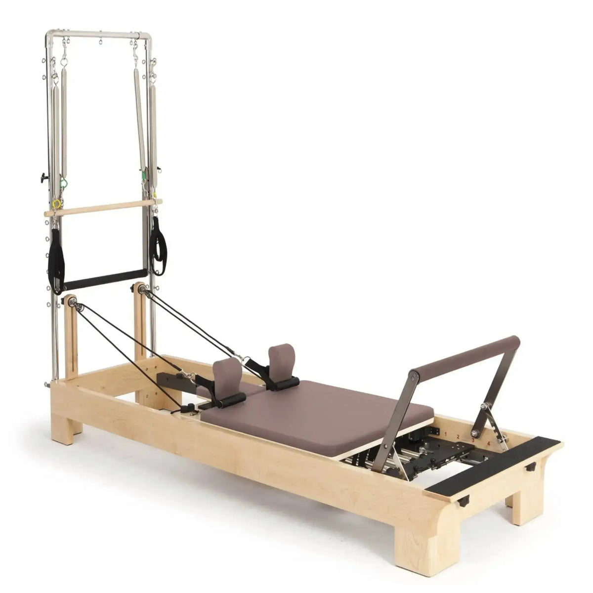 Elina Pilates Wooden Reformer mit Tower aus Rock-Ahorn, Polster in Altrosa, Schrägansicht