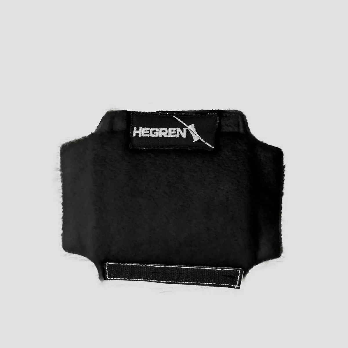 Hegren Double Loop Covers in Schwarz, einzelner Bezug mit Klettverschluss in der Frontansicht