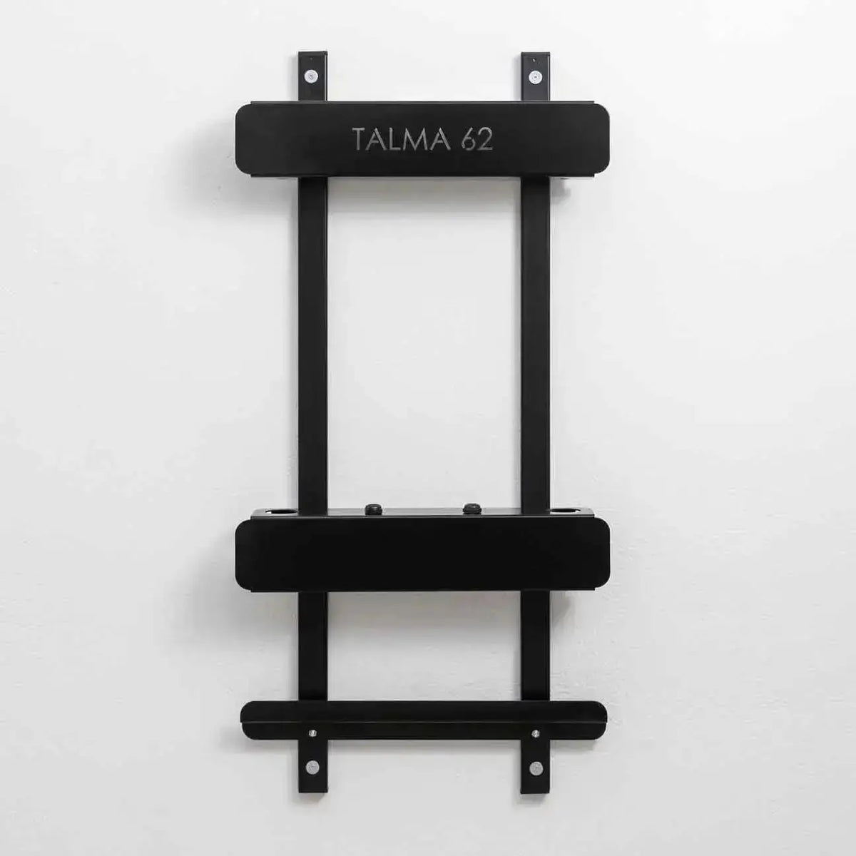Hegren TALMA 62 Zubehör-Wandhalter aus Stahl in Schwarz, leer an der Wand, Frontansicht