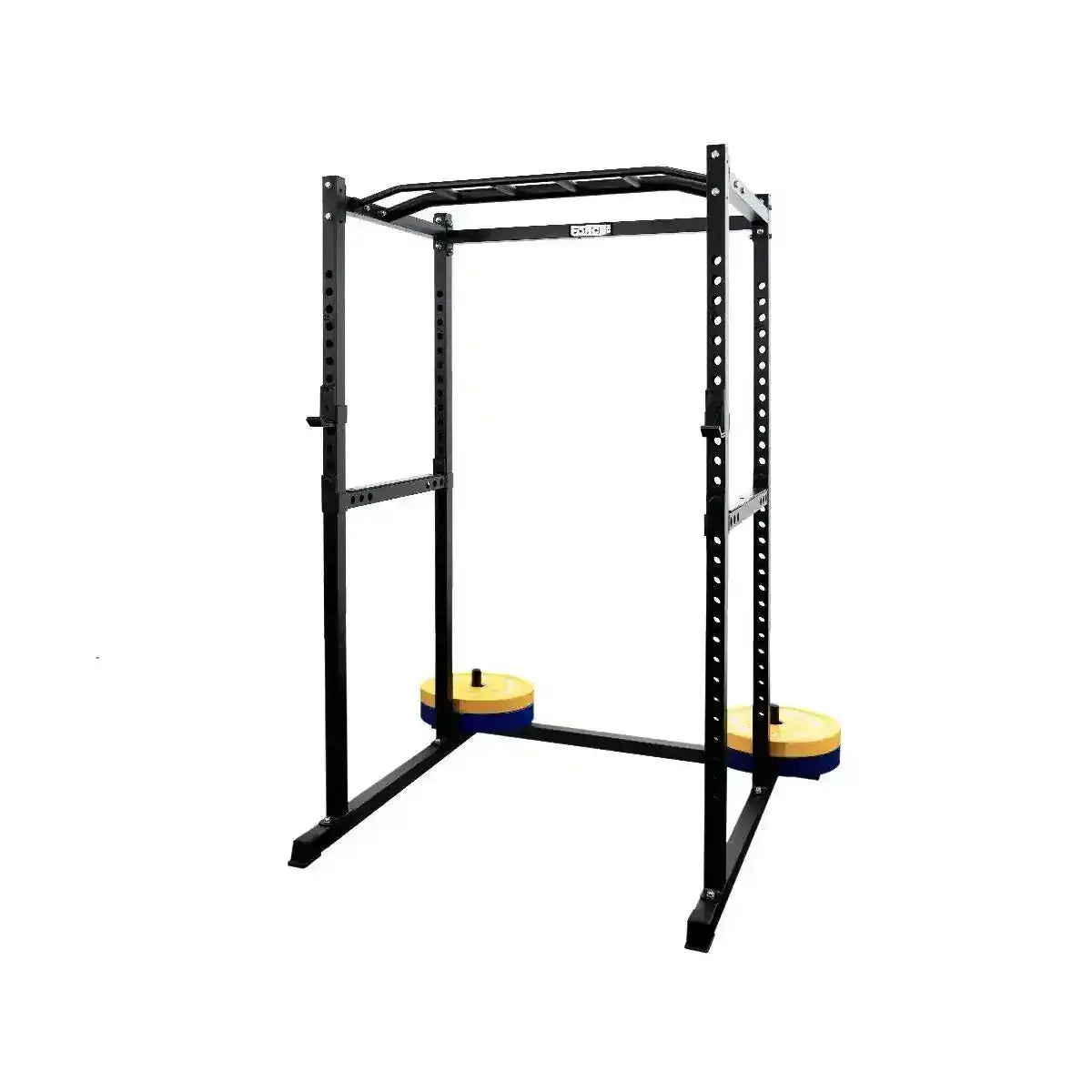 Force USA Power Cage PT V2 in acciaio nell'area dedicata all'allenamento della forza