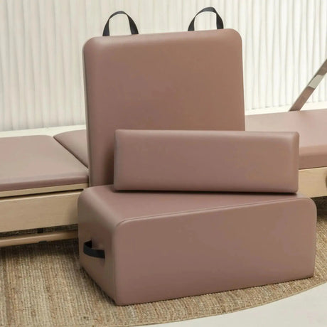 Sitzbox des Elina Pilates Lignum Reformers in Altrosa