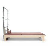 Elina Pilates Club Reformer mit Tower aus Ahornholz mit Polster in Altrosa, Seitenansicht