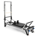 Elina Pilates HL3 Reformer mit Tower aus Aluminium, Schrägansicht mit Turm, Schlitten und Fußstange