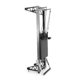 Elina Pilates HL3 Reformer mit Tower aus Aluminium, senkrecht aufgestellt mit Turm, Seitenansicht