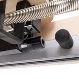 Elina Pilates Master Instructor Physio Reformer aus Ahornholz, Detail von Feder und Gummistopper am Wagen