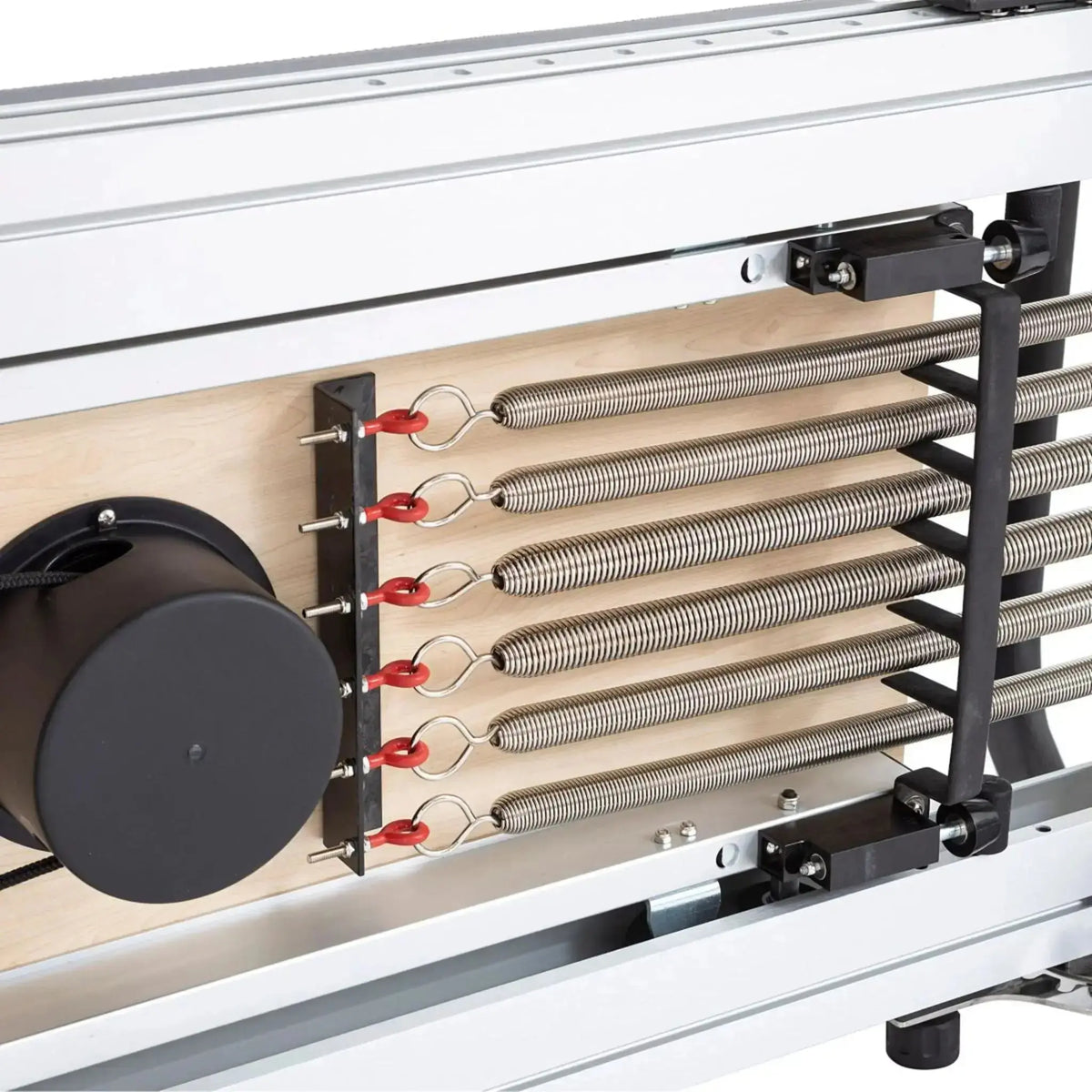 Elina Pilates Mentor Reformer aus Aluminium, Detail der Federn unter dem Schlitten