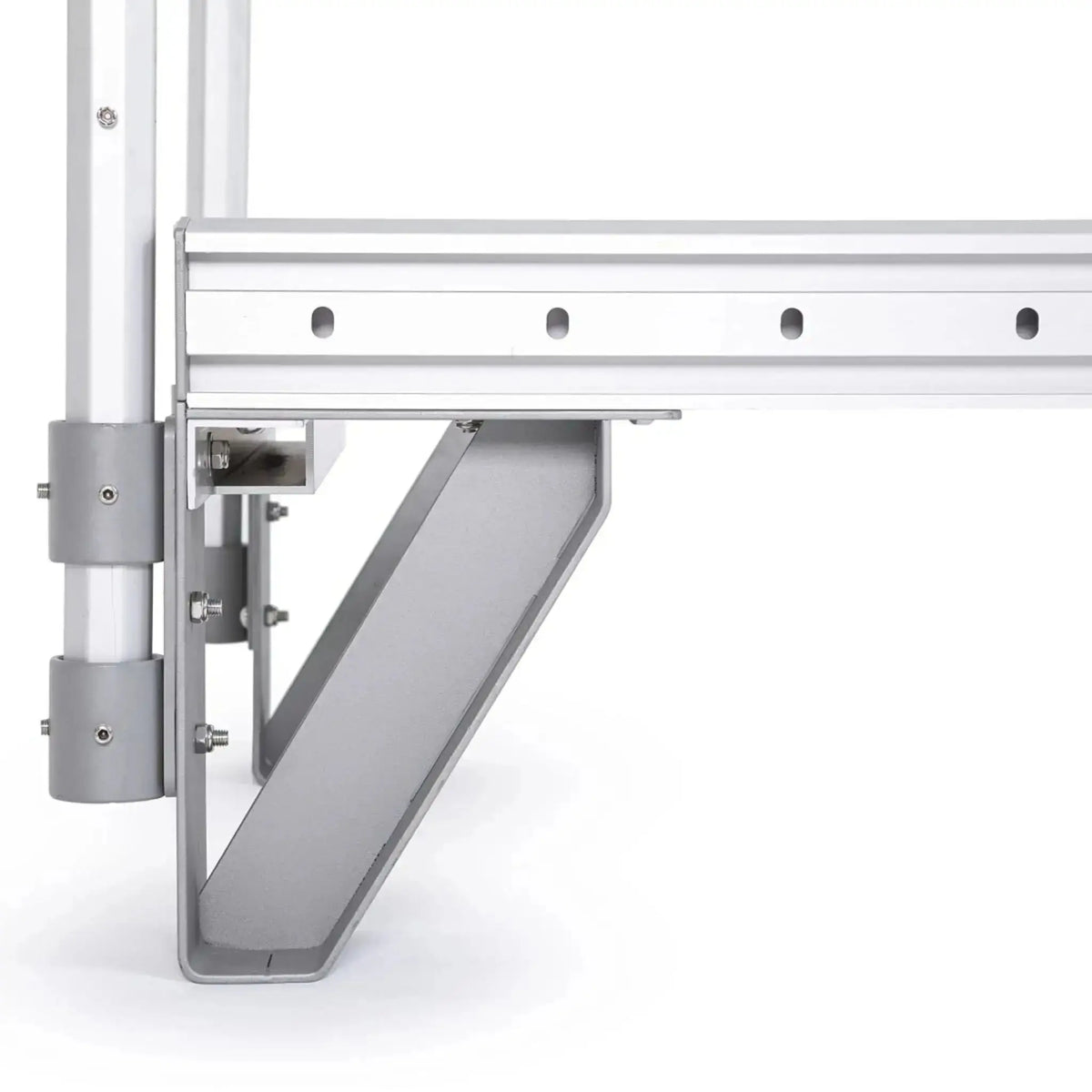 Elina Pilates Mentor Reformer aus Aluminium, Detail des Aluminiumfußes am Rahmen