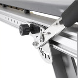 Elina Pilates Mentor Reformer aus Aluminium, Detail der Verstellung an der Fußstange