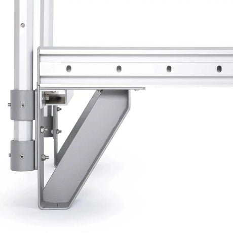 Elina Pilates Mentor Reformer mit Tower aus Aluminium – Detail des Aluminium-Standfußes am Tower-Pfosten