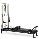 Elina Pilates Nubium Black Edition mit Tower in Schwarz, Schrägansicht mit Tower und Fußstange