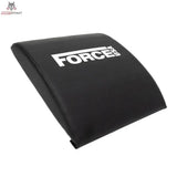 Force USA Ab Mat Bauchmuskelkissen in Schrägansicht von oben, schwarz mit weißem Schriftzug