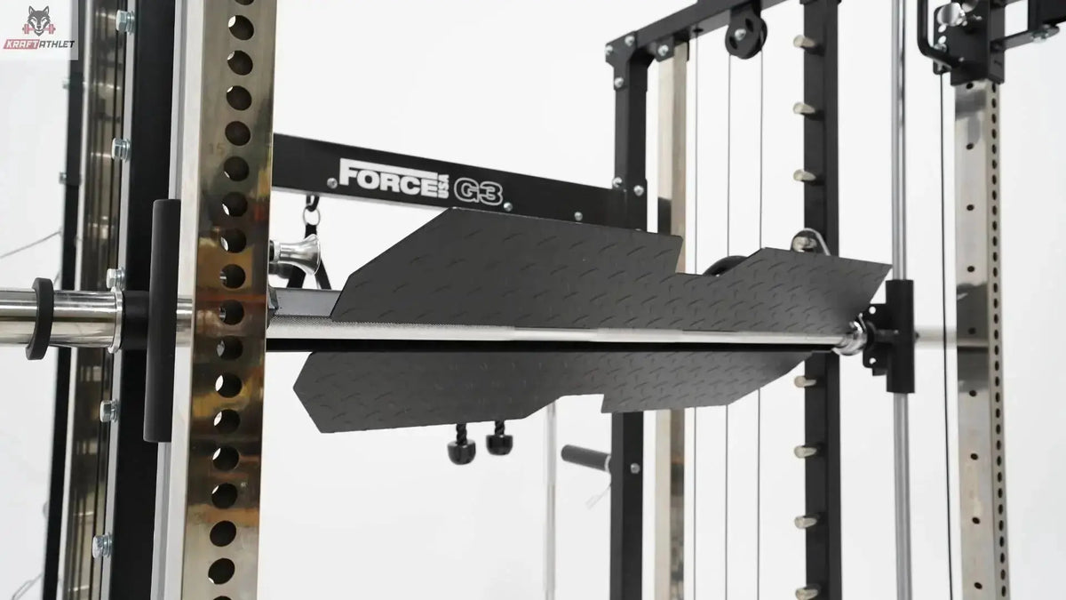 Force USA G3 V2 Beinpresse-Platte im Gestell montiert, leicht seitliche Ansicht