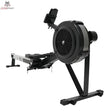 Force USA R3 Air Rower in Schrägansicht von vorn mit Luftrad, Monitor und Fußstützen