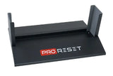 ProReset Ständer für ProRed und ProRed Max in Schwarz, Schrägansicht der Standplatte ohne Rollen