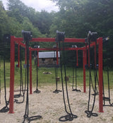 Ropeflex RX8100 Spartan Rig, im Freien auf einer Wiese aufgebaut