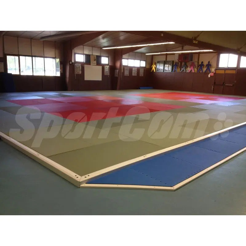 SportCom Judo-Tatami Reisstroh 1 × 1 m, 5 cm, rutschfeste Unterseite, graue, blaue und rote Flächen mit Holzrand