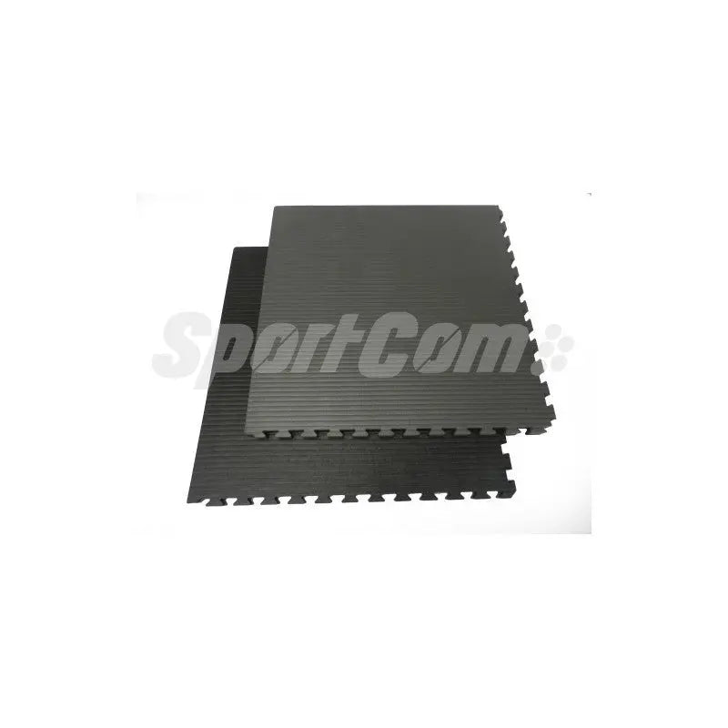 SportCom Puzzlematten 2 cm in Schwarz/Grau, zwei Matten versetzt übereinander, Schrägansicht