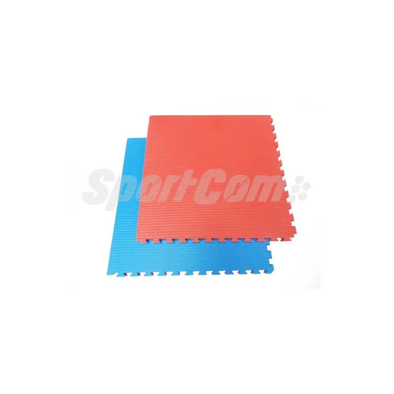 SportCom Puzzlematten 4 cm in Rot/Blau, zwei Matten versetzt übereinander