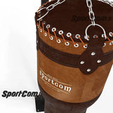 SportCom Vintage-Uppercut-Sandsack Echtleder als Detail der Kettenaufhängung und der Lederschnürung oben