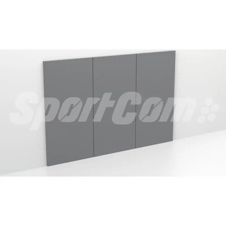 SportCom Wandpolster Standard, hellgraues Polster 1,50 × 1 m, Schrägansicht