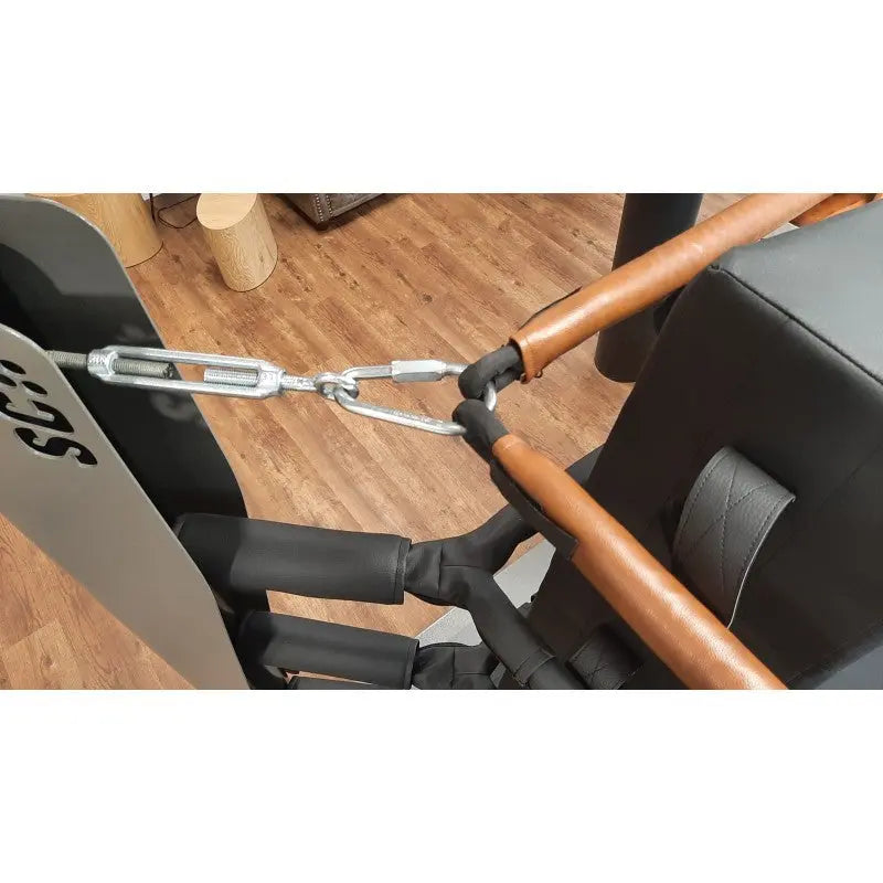 SportCom Wettkampf-Boxringseil mit Hülle, Detail des Spannschlosses mit Seil an der Ringecke