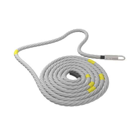 tiguar 4RACE Battle Rope mit Haken aufgerollt, graues Seil mit gelben Markierungen und Metallhaken