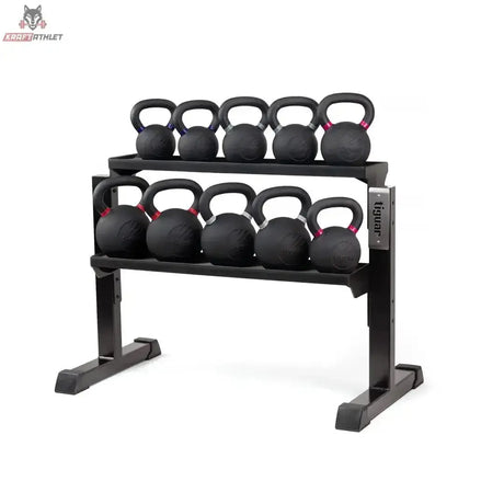 tiguar Modulares Kettlebell-Rack mit zwei Ablagen voller schwarzer Kettlebells in Schrägansicht