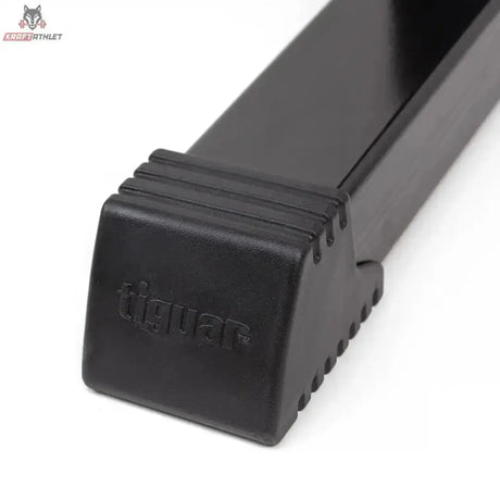 tiguar Modulares Kurzhantel-Rack ohne Caps, 2 Ebenen als Detail der schwarzen Gummi-Endkappe am Rahmenrohr
