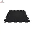 tiguar SLICE Puzzle Bodenplatte 98 × 98 × 1 cm Gummiboden in Schwarz, Schrägansicht einer einzelnen Platte