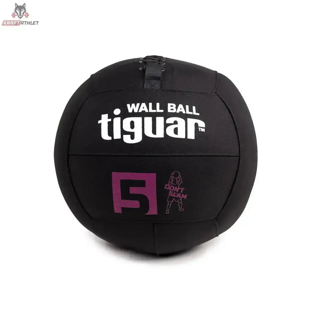 tiguar Wall Ball für Wandwürfe, Variante 5 kg, schwarzer Ball mit pinker 5 in Frontansicht
